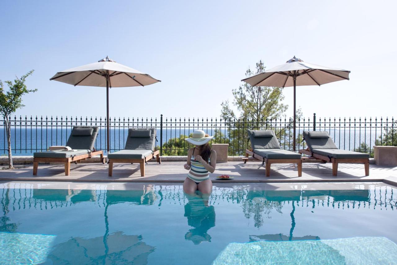 Avra Private Suites Lassi  Exteriör bild