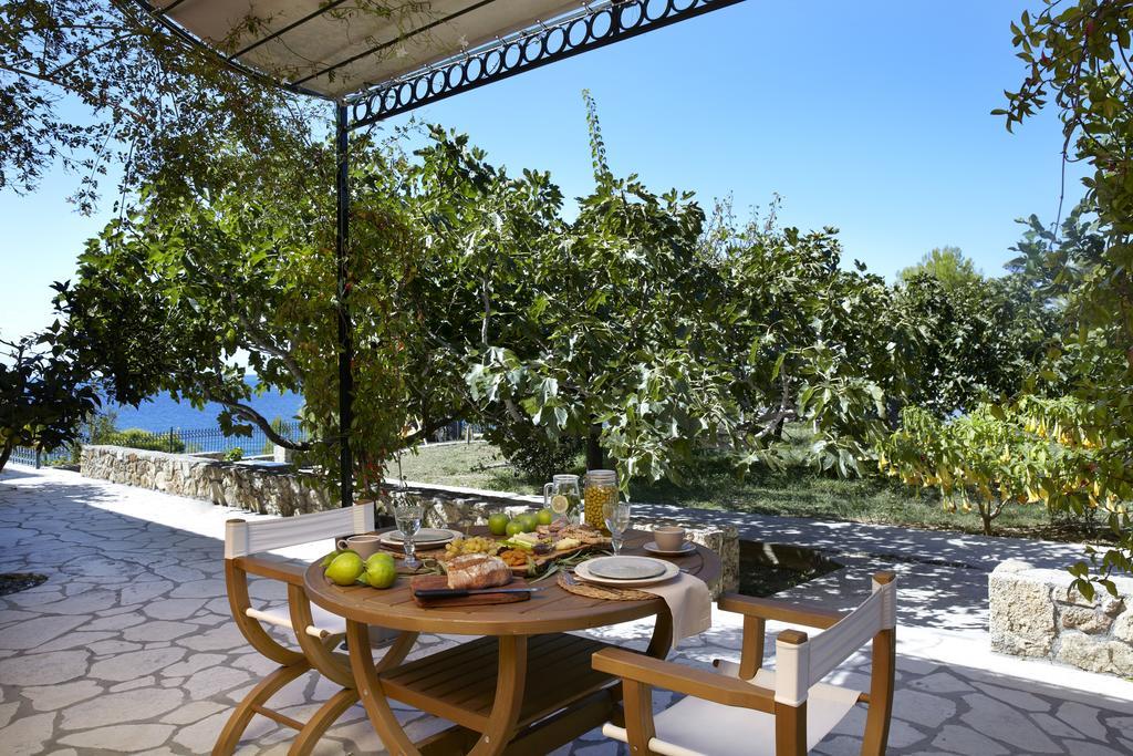 Avra Private Suites Lassi  Exteriör bild