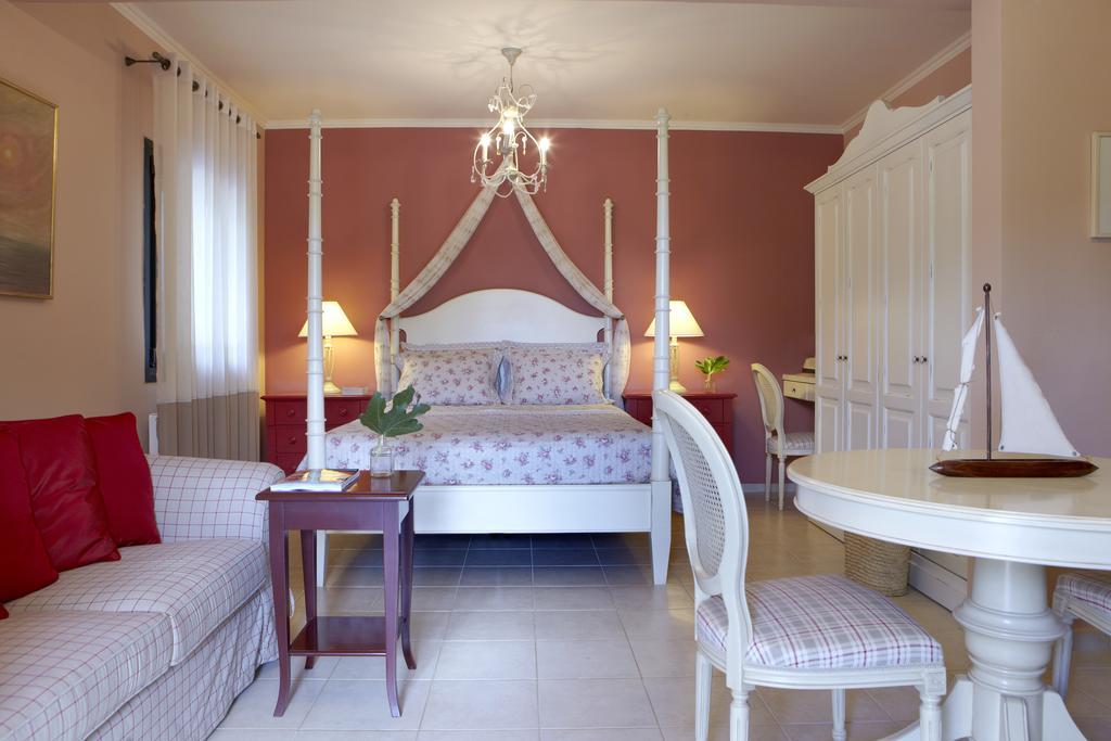 Avra Private Suites Lassi  Exteriör bild