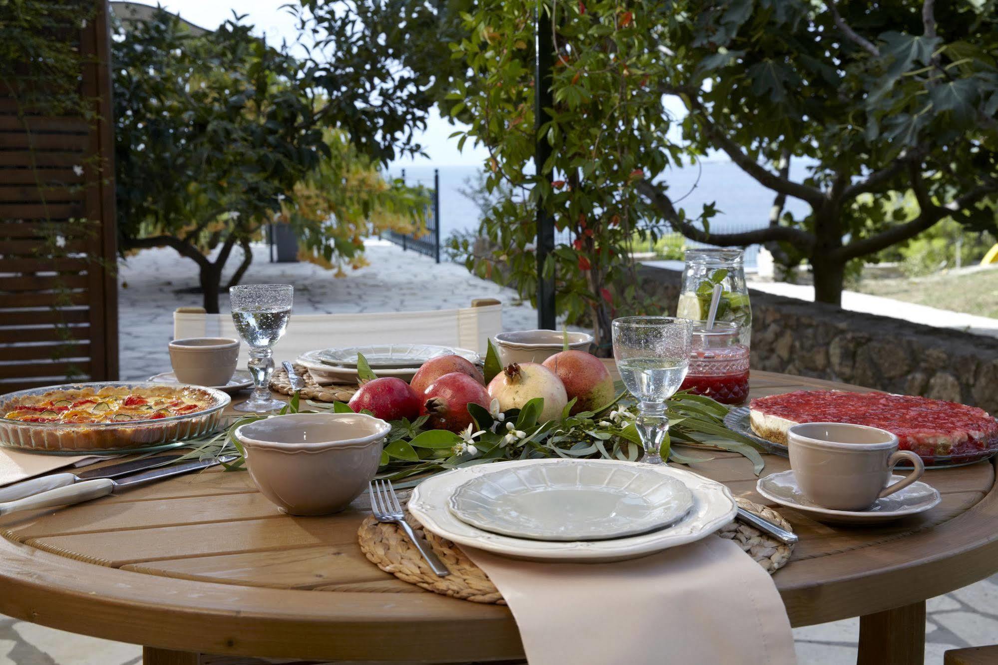 Avra Private Suites Lassi  Exteriör bild