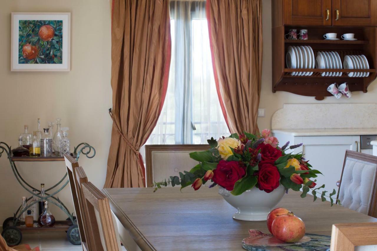 Avra Private Suites Lassi  Exteriör bild