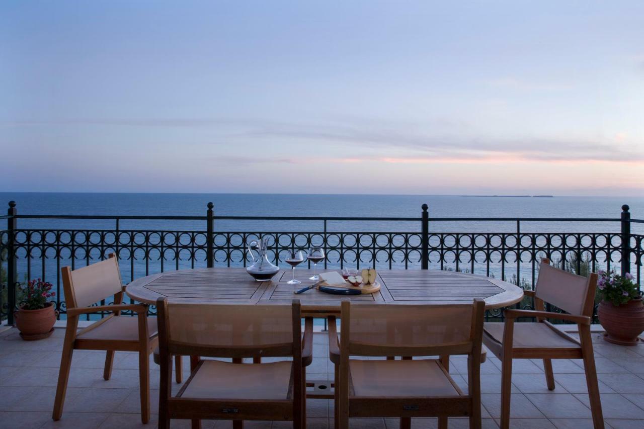 Avra Private Suites Lassi  Exteriör bild